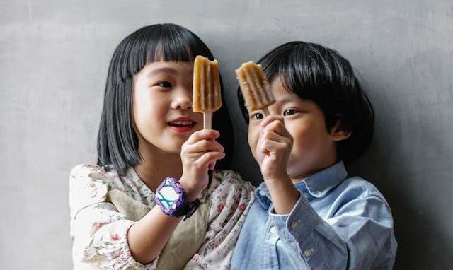小孩吃冰淇淋素食