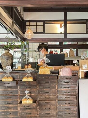 Read more about the article 「李克承博士故居a-moom」80年日式老屋隱身新竹市區秘境咖啡廳