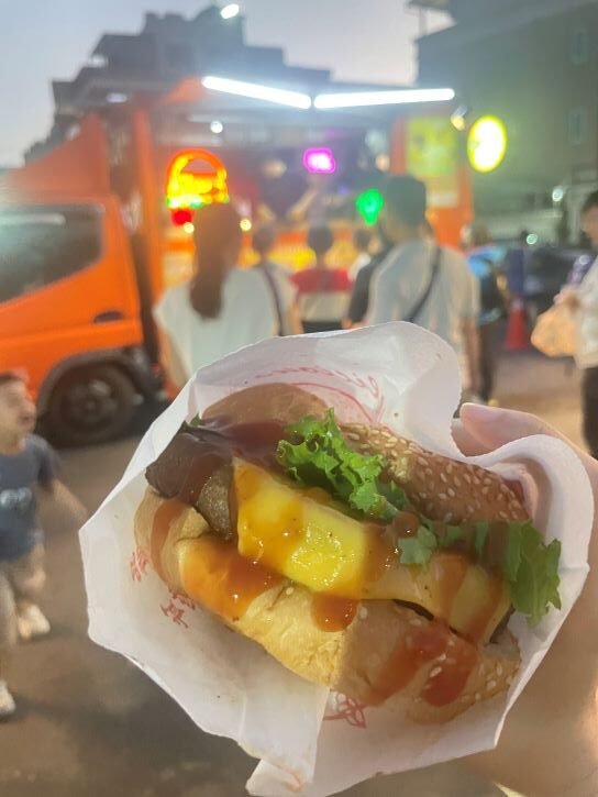 Read more about the article 素食小夜市｜全台巡迴餐車，夜市排隊美食
