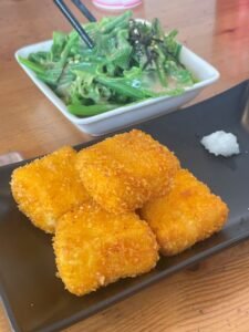 Read more about the article 山野蔬食｜苗栗市日式素食推薦，人氣超高的家庭風味餐廳