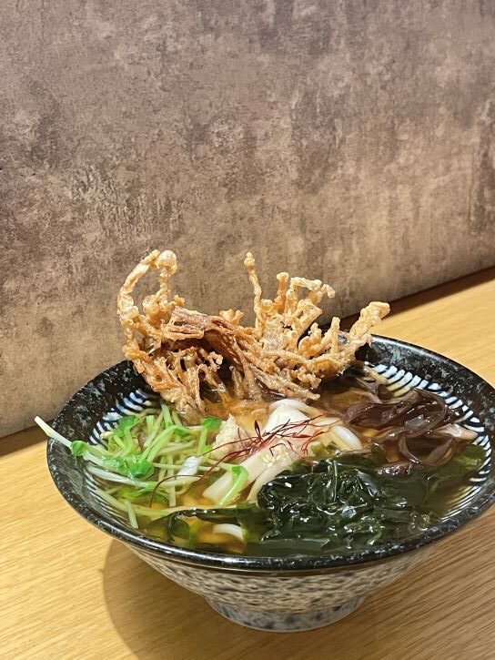 You are currently viewing 一個禮拜只開一天？台中海線人氣蔬食餐廳『一湧屋』