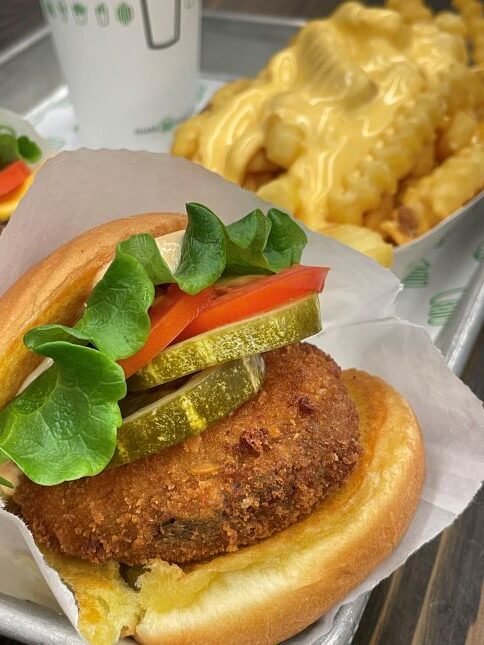 Read more about the article 台灣也要！在日本吃紐約最好吃的漢堡「Shake Shack」