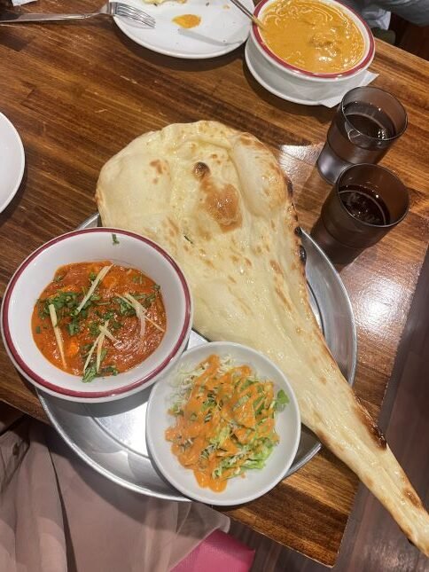 東京隱藏版美食！位於新宿的印度咖哩店，超狂拉餅，起司控絕不能錯過！(有素食)