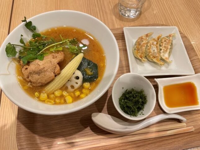 東京素食拉麵-T’s Tantan拉麵位於東京車站內