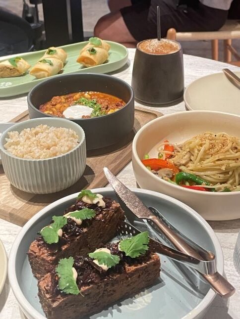 『豐土』台中最美蔬食餐酒館－不是掛名網美店，簡直超人氣又好吃的餐廳