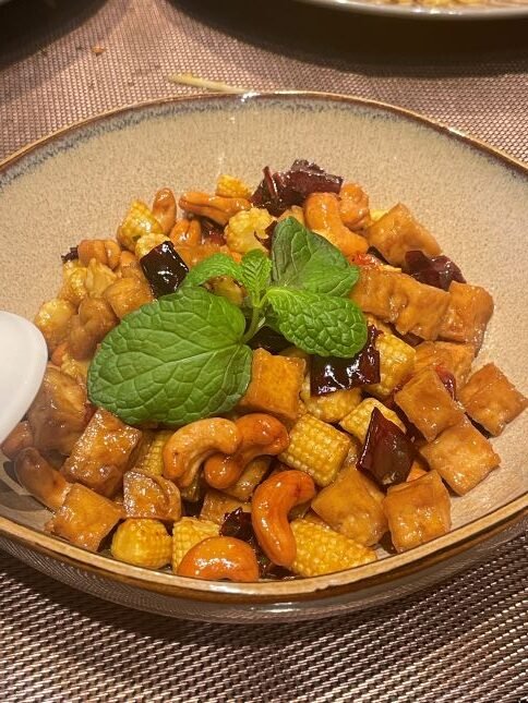 台中越哉Viet Chay｜在優雅時尚空間享受越南料理，顛覆傳統素食印象