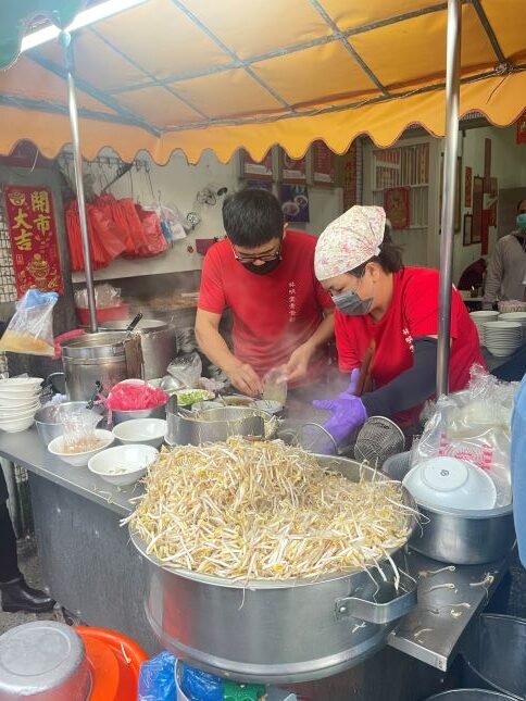 You are currently viewing 林明堂素食麵｜彰化鹿港超夯老字號素食麵店，豆包菜捲超人氣！