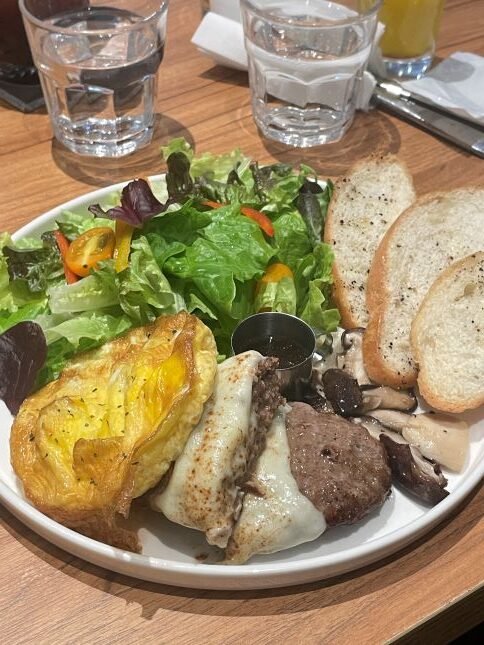 台中北屯早午餐推薦｜『梨長辦公室』提供素食選擇，葷素共食滿足所有需求