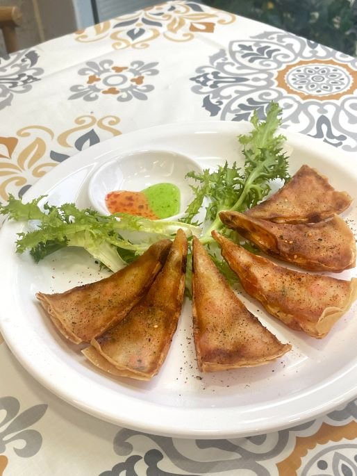 南投草屯素食新選擇：悦素人南洋蔬食，月亮蝦餅讓人驚豔！