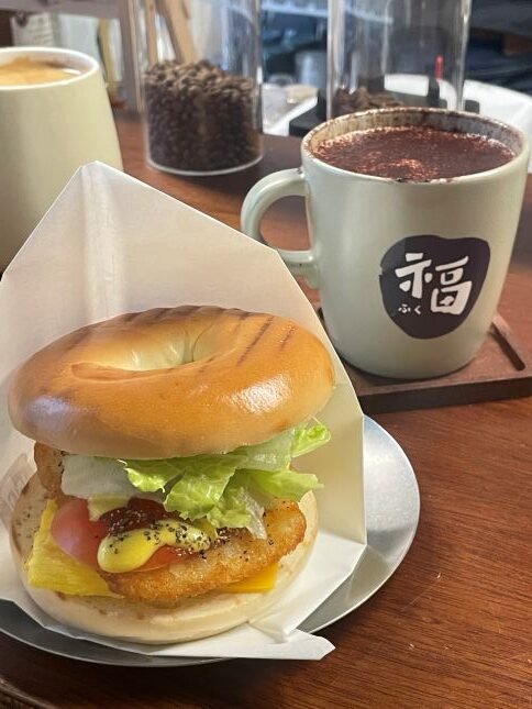 【新竹美食】香山區隱藏版！示畐咖啡，貝果甜點超療癒