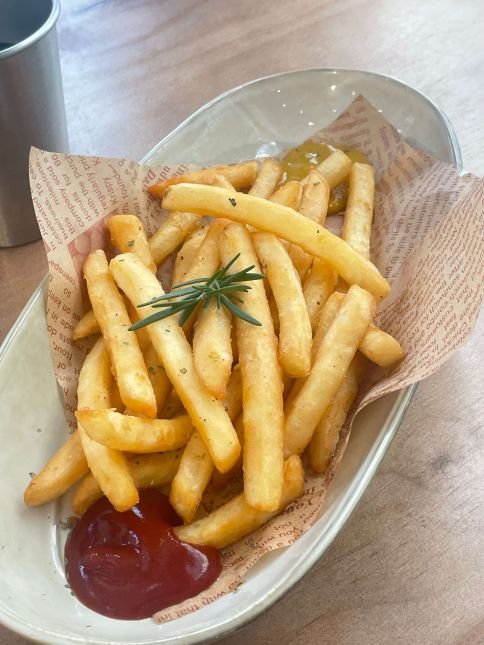 台中北屯蔬食餐廳推薦｜兔子遇到熊 little oven菜單介紹薯條