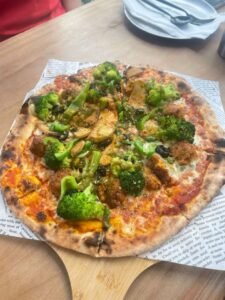 Read more about the article 台中北屯蔬食餐廳推薦｜兔子遇到熊 little oven 二訪心得：好吃到我直接回訪！