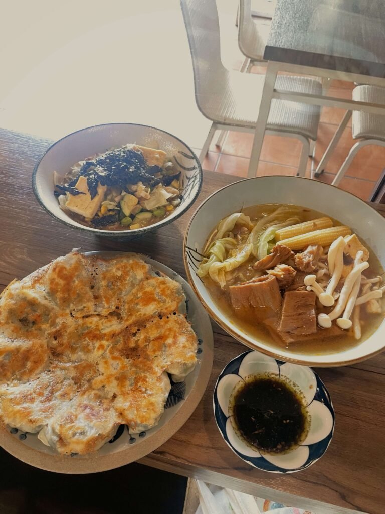 台中北區素食推薦｜茅廬之味：冰花煎餃超驚豔，紅燒湯麵、滷味都好吃！