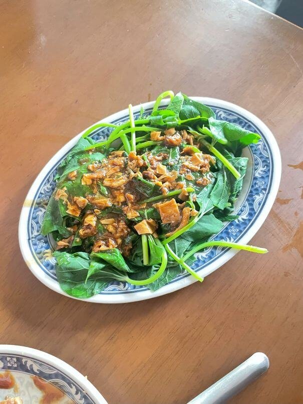 台中北屯素食推薦｜和順素食：人氣在地素食麵攤，麻醬麵、素燥飯一吃上癮！
