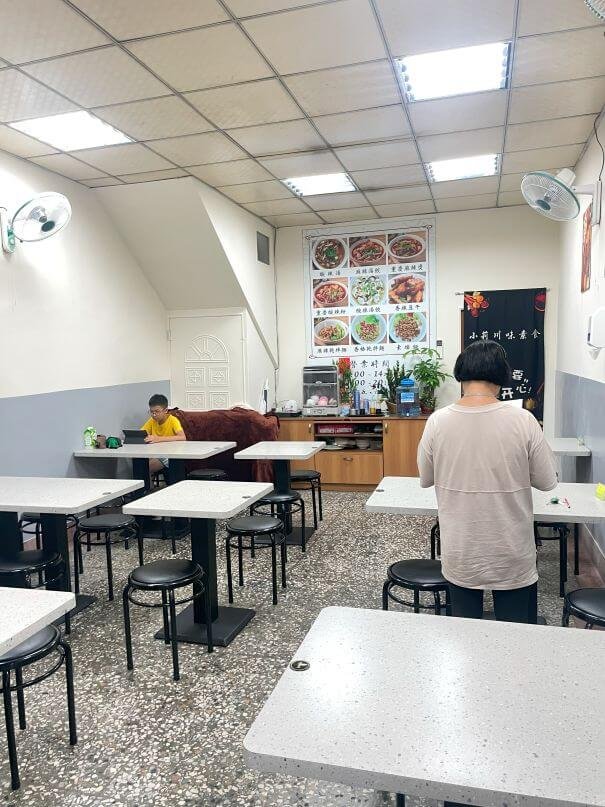 台中北屯素食推薦｜小莉素食內用環境