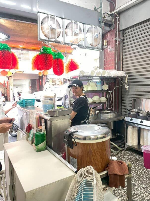 台中北屯素食推薦｜小莉素食闆娘好可愛