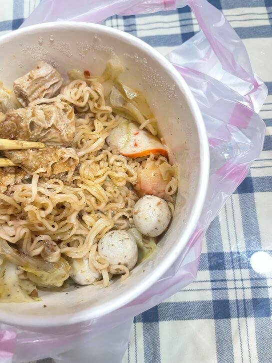 新竹香山－灃源鍋燒｜鍋燒麵、炒泡麵通通有，素食分鍋烹煮，葷素共食也安心！