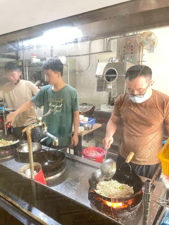 新竹竹北素食推薦｜牧野蔬食：現炒爆香的炒泡麵、炒粄條都太好吃！