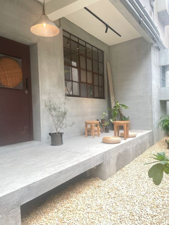Read more about the article Midori cafe 麋荳浬｜新竹巨城旁老宅風咖啡廳，甜點、植栽、日系氛圍一次擁有