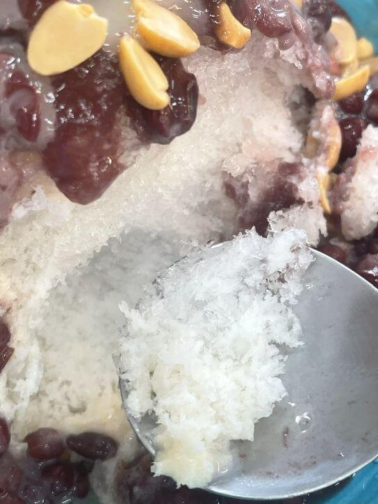 新竹光華冰菓店｜新竹冰店推薦在地超過30年老字號，料新鮮又好吃，夏天人氣爆棚！