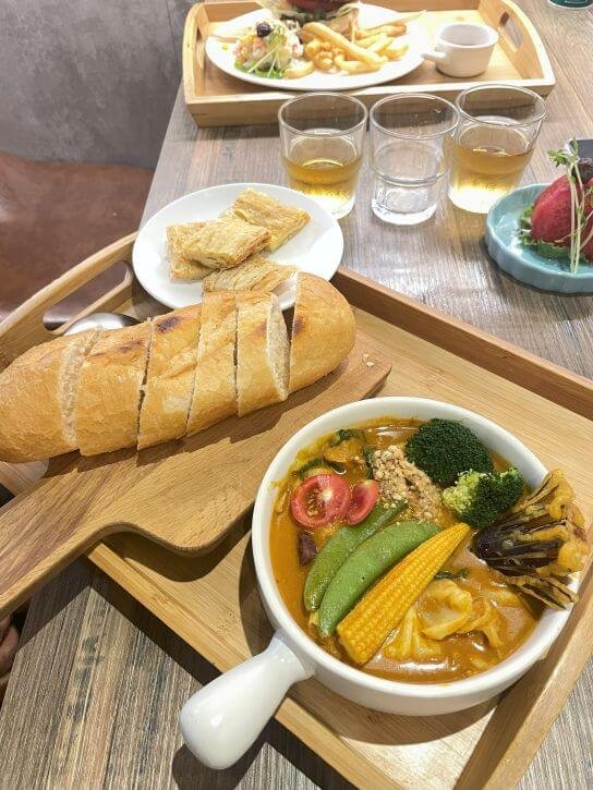 新竹素食推薦|森活原素:隱身火車站巷弄的異國蔬食料理!越式牛肉河粉、蕈菇漢堡必吃(附菜單/營業時間) 8 新竹素食推薦|森活原素:隱身火車站巷弄的異國蔬食料理!越式牛肉河粉、蕈菇漢堡必吃(附菜單/營業時間)