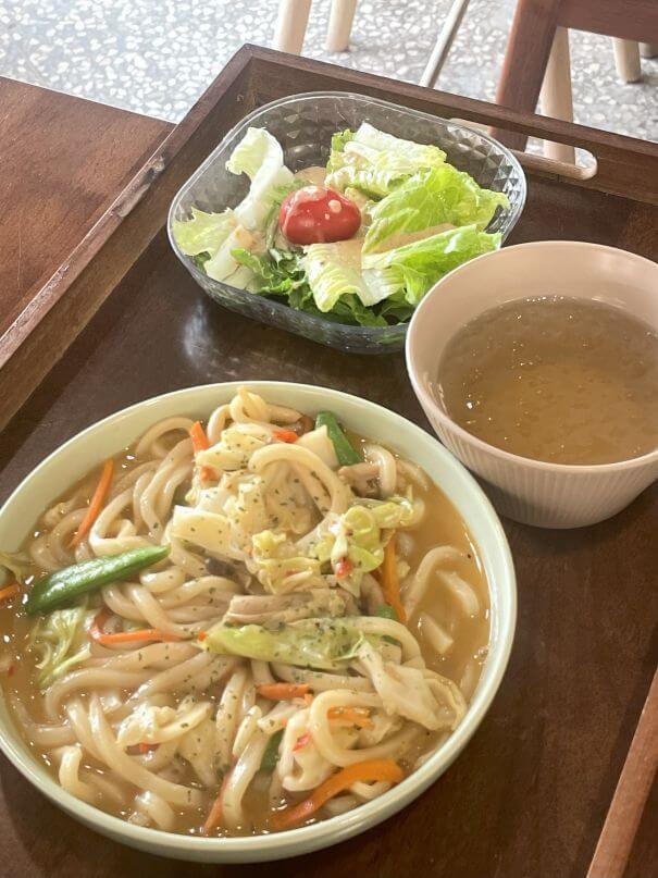 新竹素食餐廳｜BitterSweet 比特甜：巷弄裡的低調蔬食館，飯麵咖哩都有，連葷食者也愛！