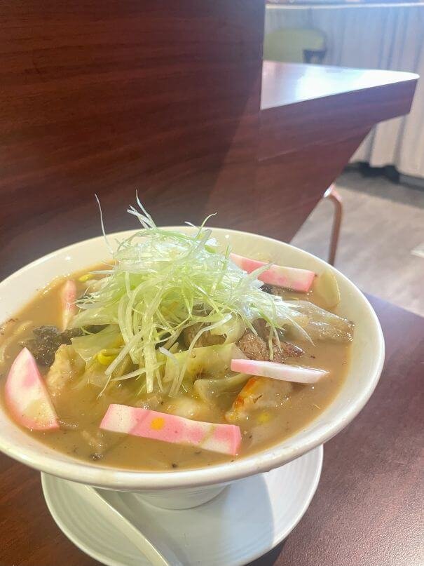 台中東區素食拉麵推薦｜福屋九月限定「長崎強棒麵」，豪華蔬菜＋素肉與素海鮮＋雨來菇