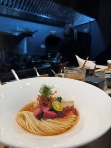 Read more about the article 台中蔬食拉麵推薦｜自在天昆布水つけ麺：全台首間昆布水沾麵專賣・板前料理（預約制）